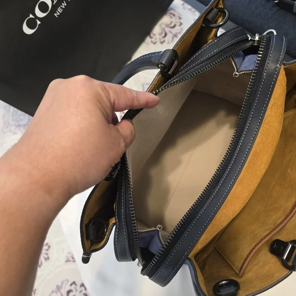 Coach Rouge 30 - Picture 10 of 14